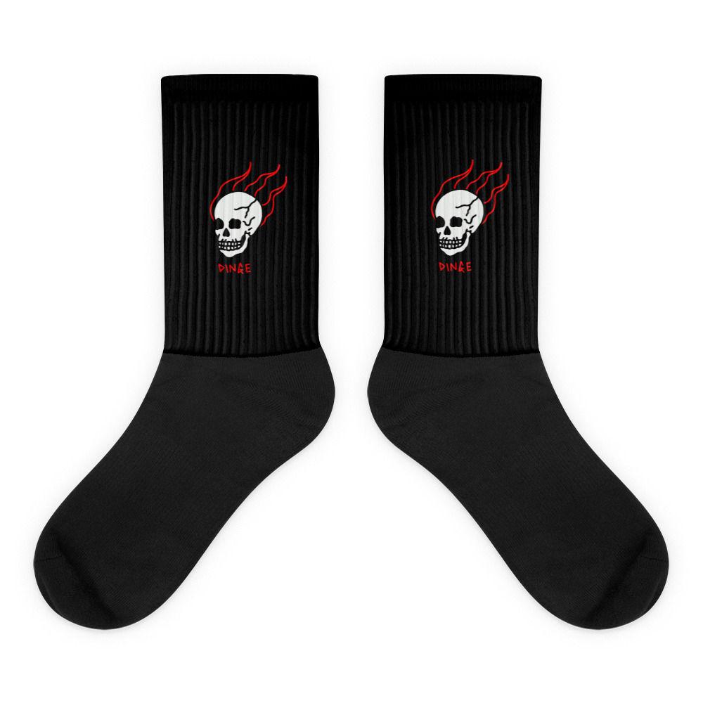 FLAMIN' SKULL SOCKS