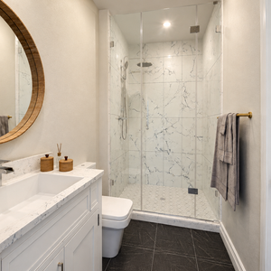 Compact Modern Bath
