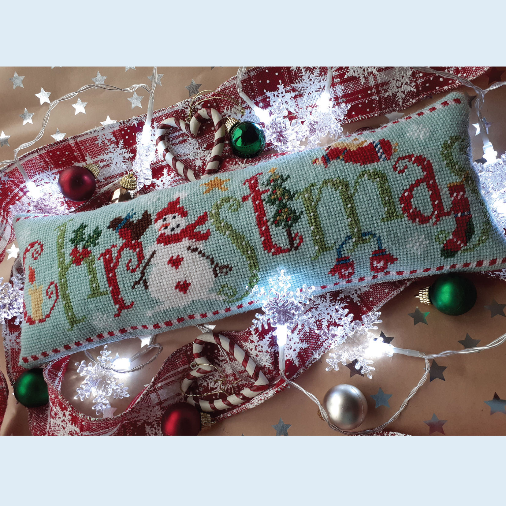 N06 Christmas Needlepoint KIT