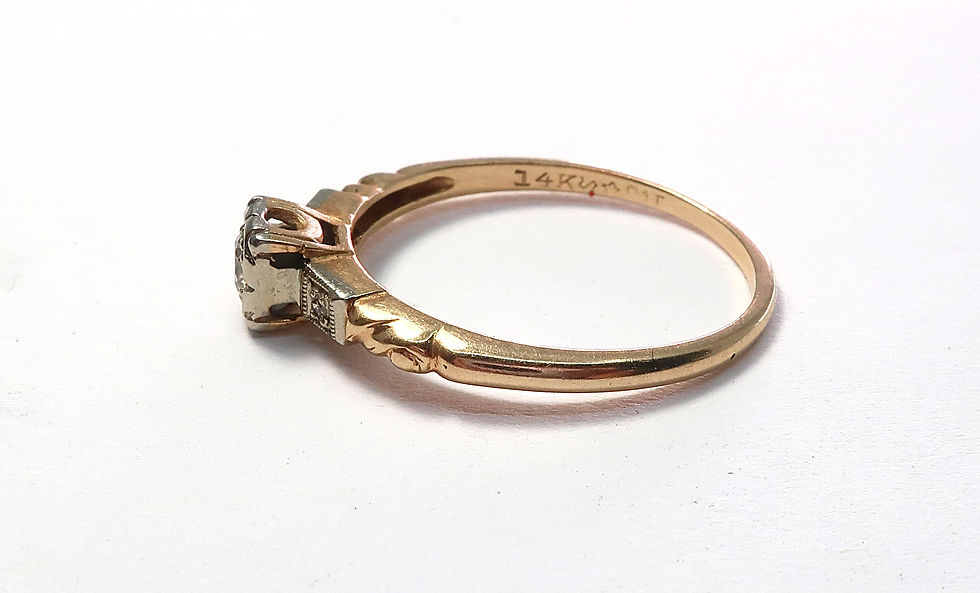 Thumbnail: Antique 1920s Natural Diamond Engagement
