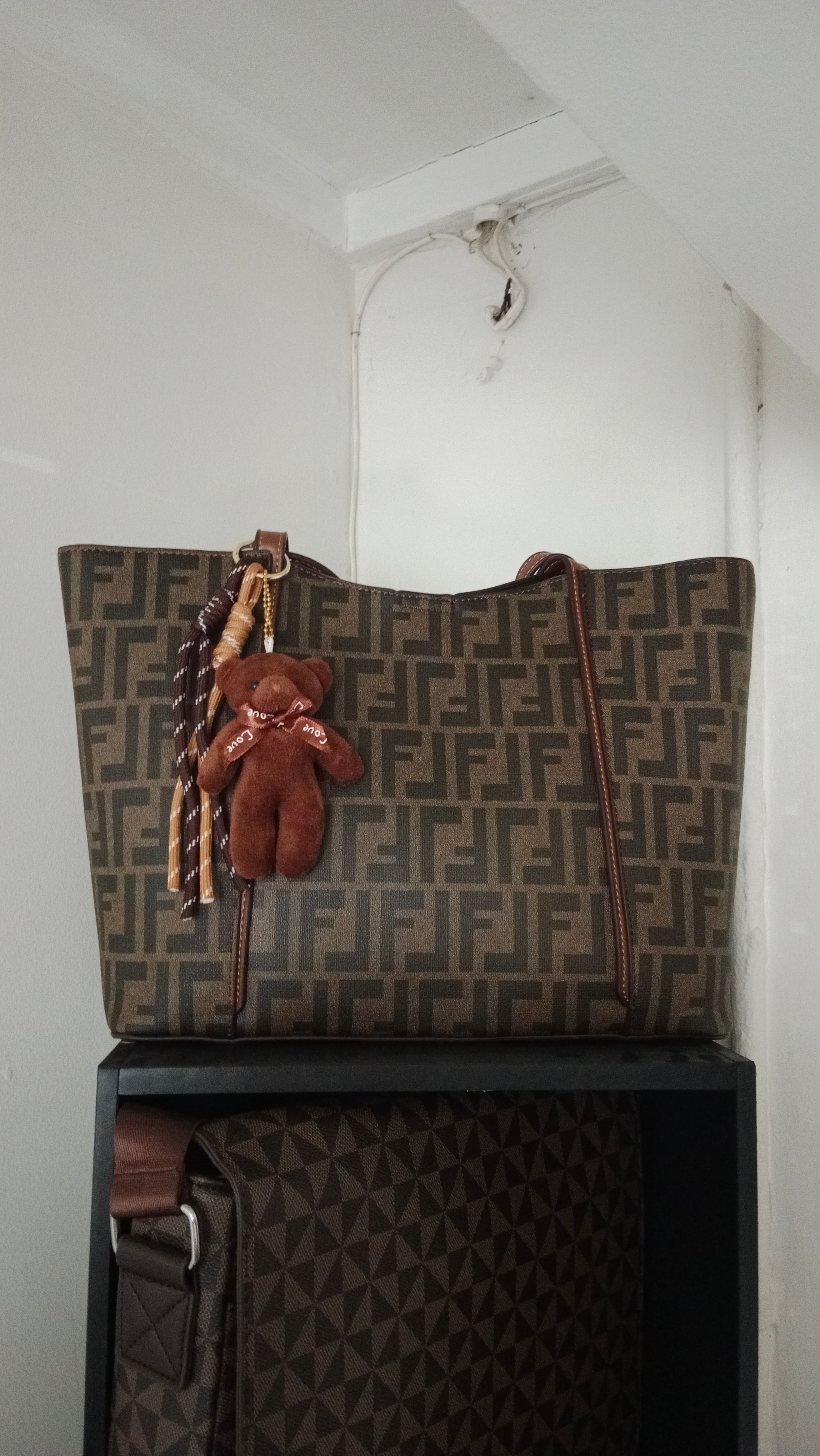 FD Woman's Tote Bag