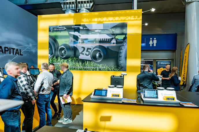 P1.5 LED screen with product presentation at the FJDynamics stand, Agrotech Kielce