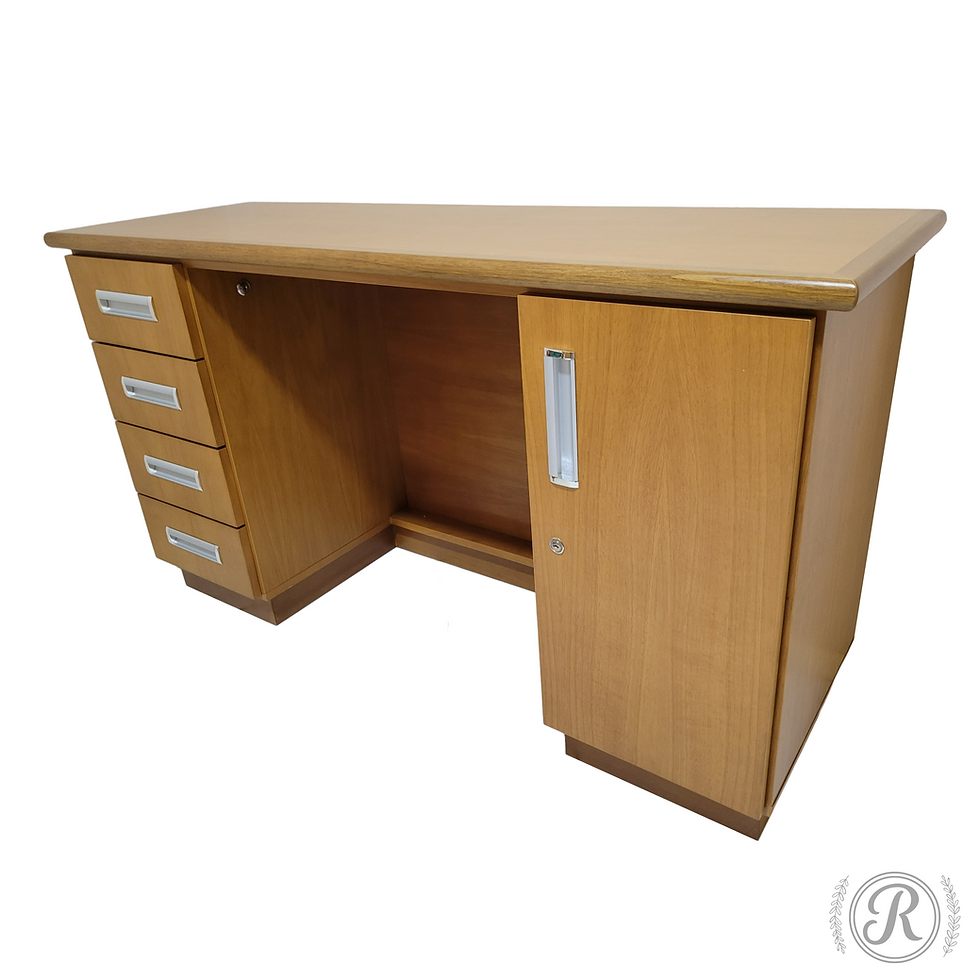 Miniatura: Escrivaninha Levis