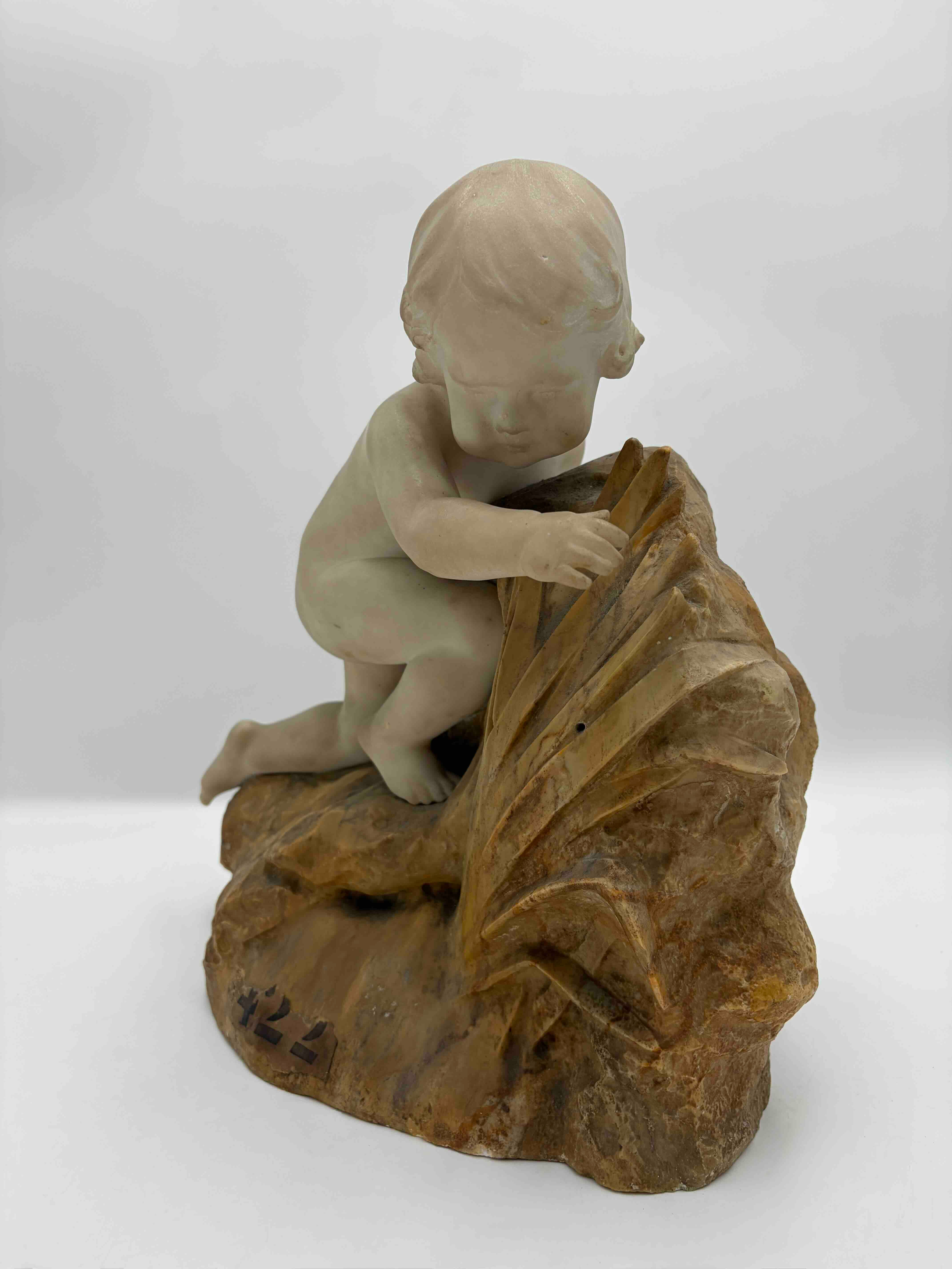 Sculpture en marbre polychrome "L'enfant à la libellule" Henri MAYETTE 1908