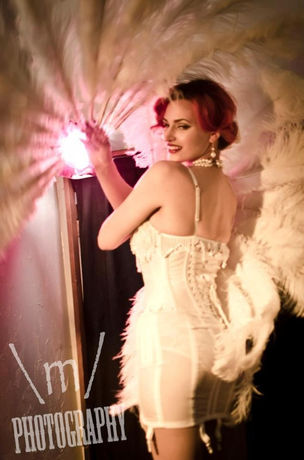 Magnum Opus Productions Hudson Valley Event Entertainment. Feather Flapper girls, Art Deco, speakeasy showgirls. Martina Markota.