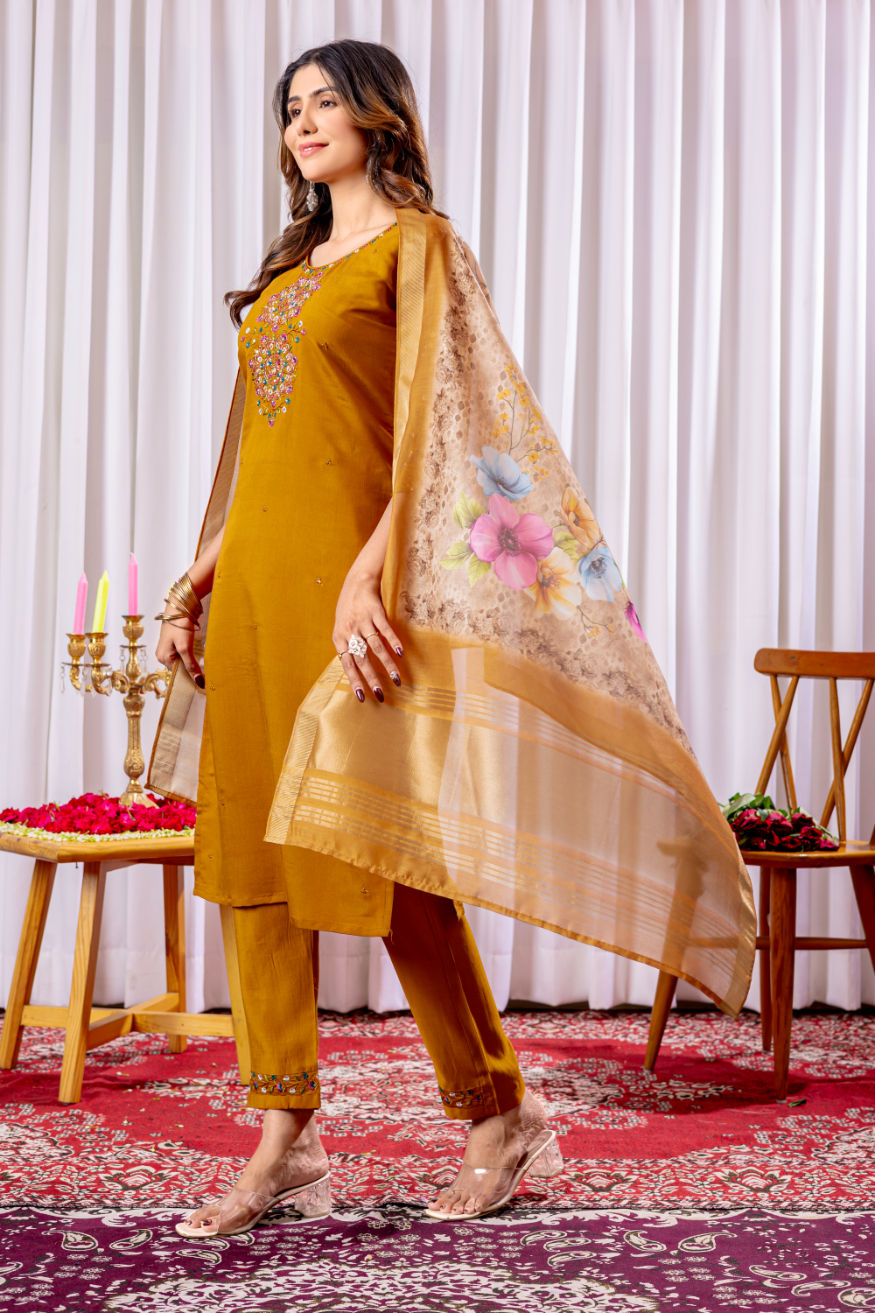 Thumbnail: Women's Embroidered Indian Suit – 3PC Viscose Kurti Set with Dupatta & Pant