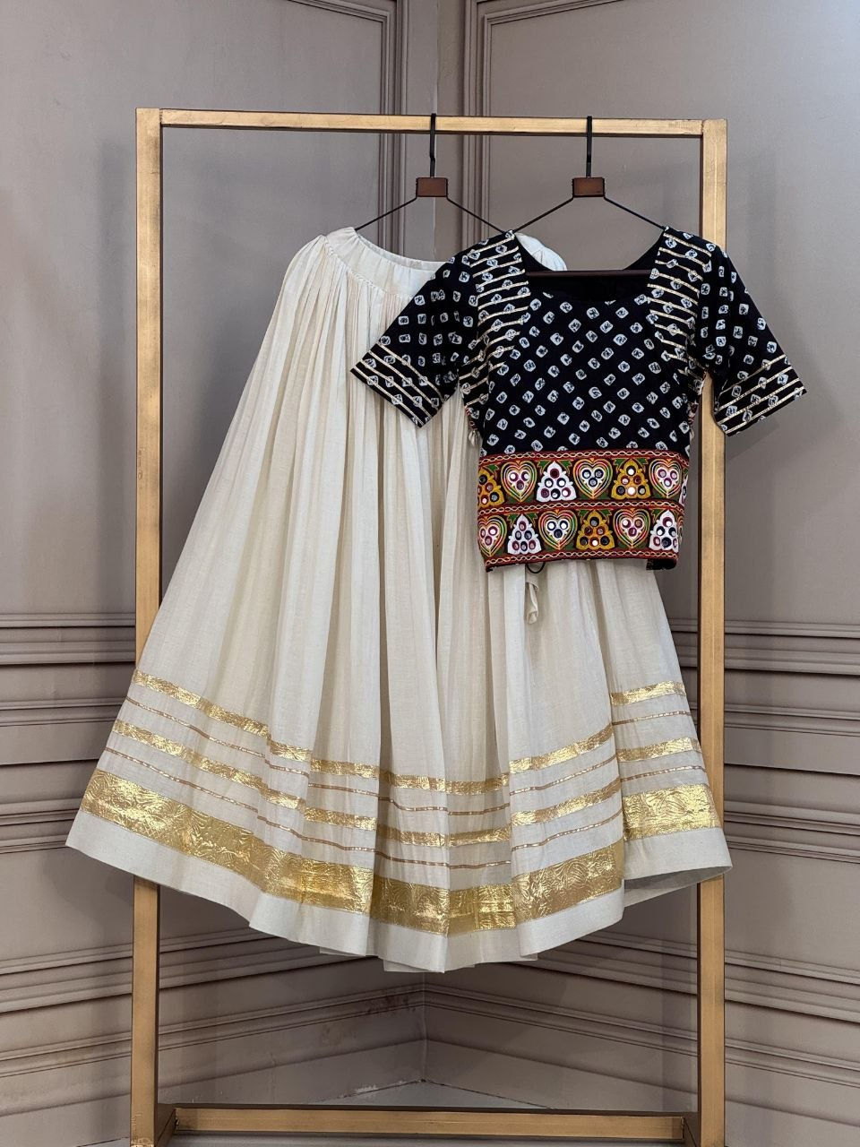 Thumbnail: Designer 4.5 Meter Flare Wedding & Festive Wear