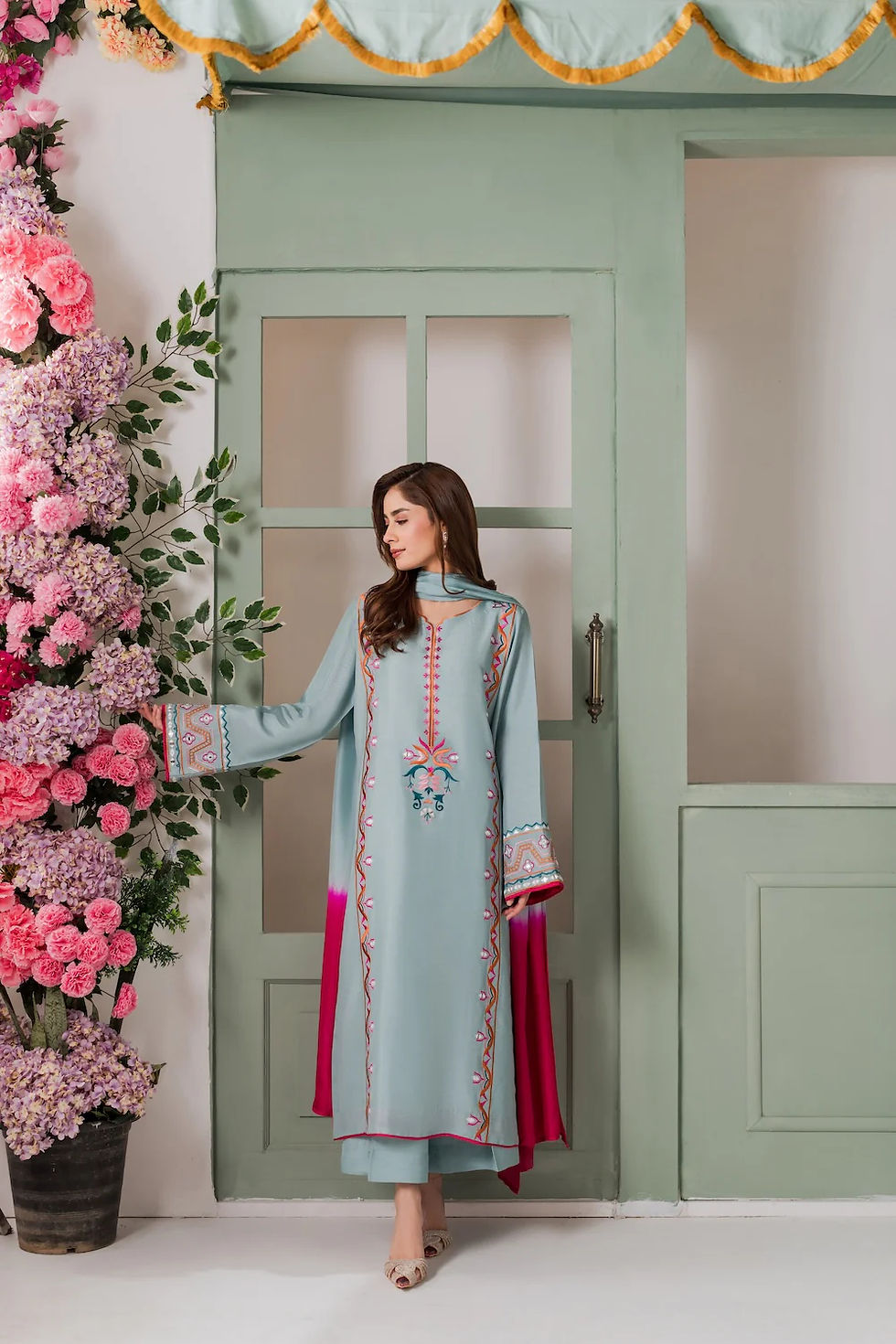 Thumbnail: Women Ethnic Embroidered Kurta Set with Chinon Dupatta Outfit