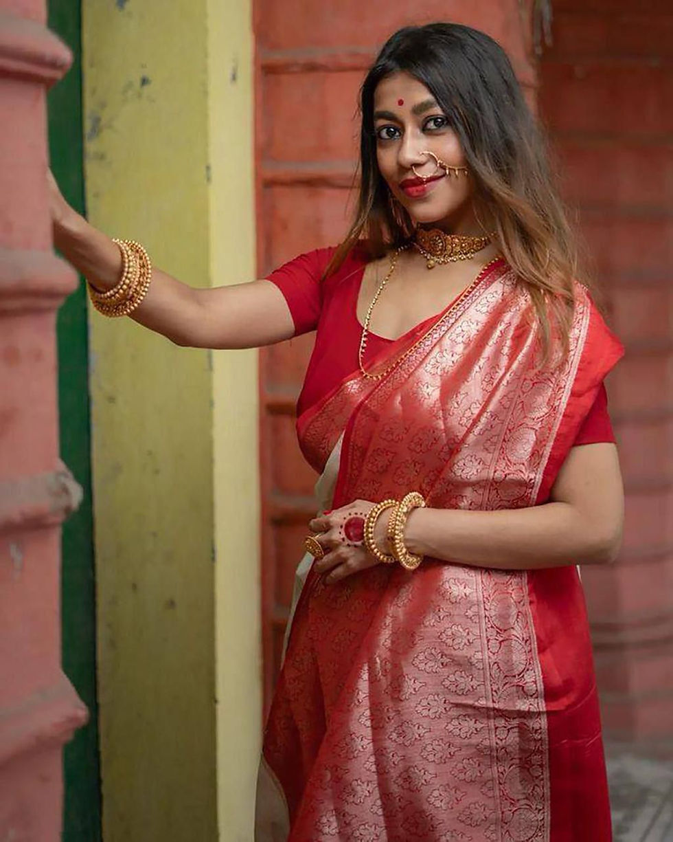 Thumbnail: Soft Lichi Silk Saree with Rich Pallu & Jacquard Weaving