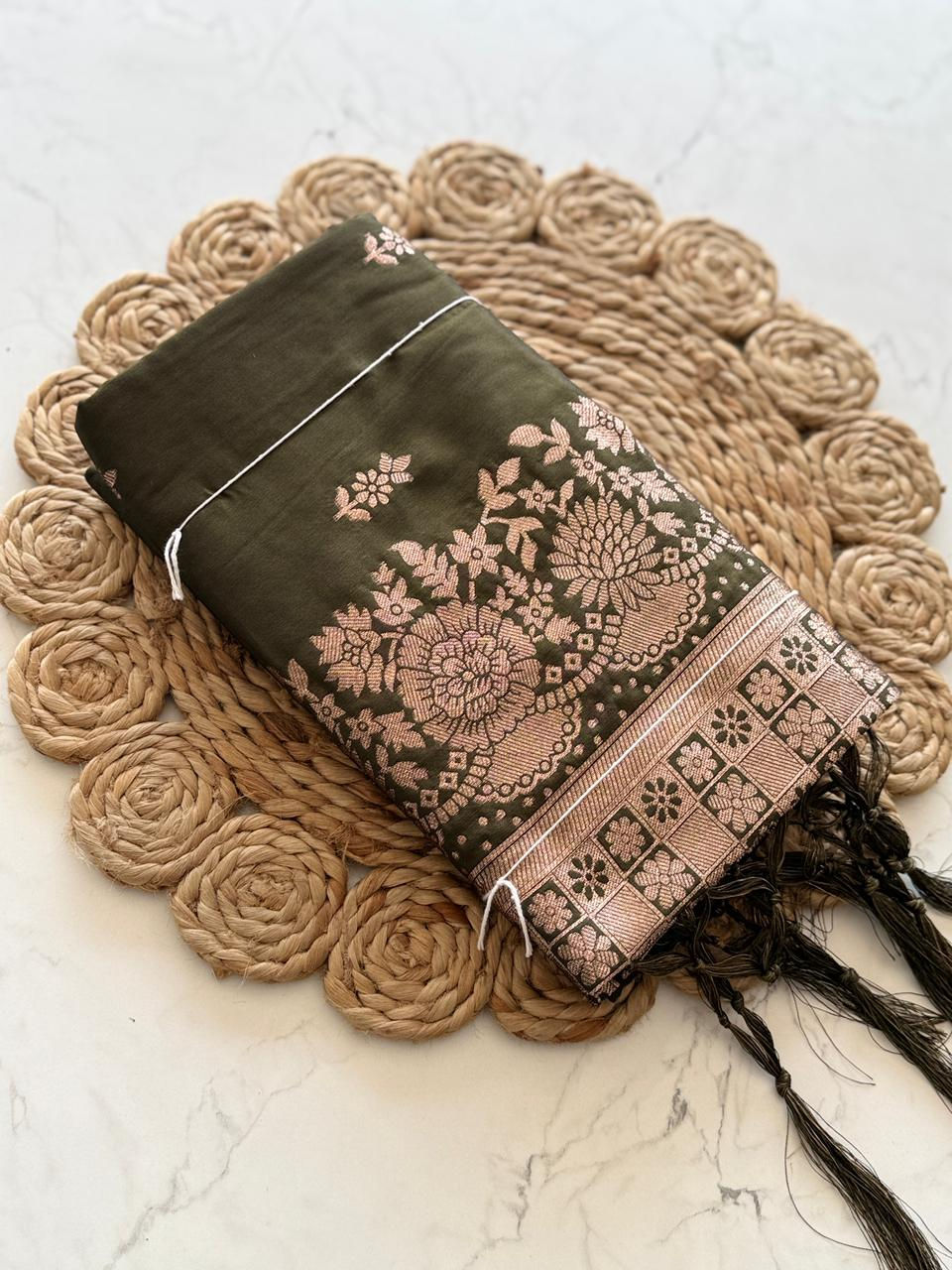 Thumbnail: Women Premium Kanjivaram Silk Saree with Banarasi Zari Weave and Heavy Tassels