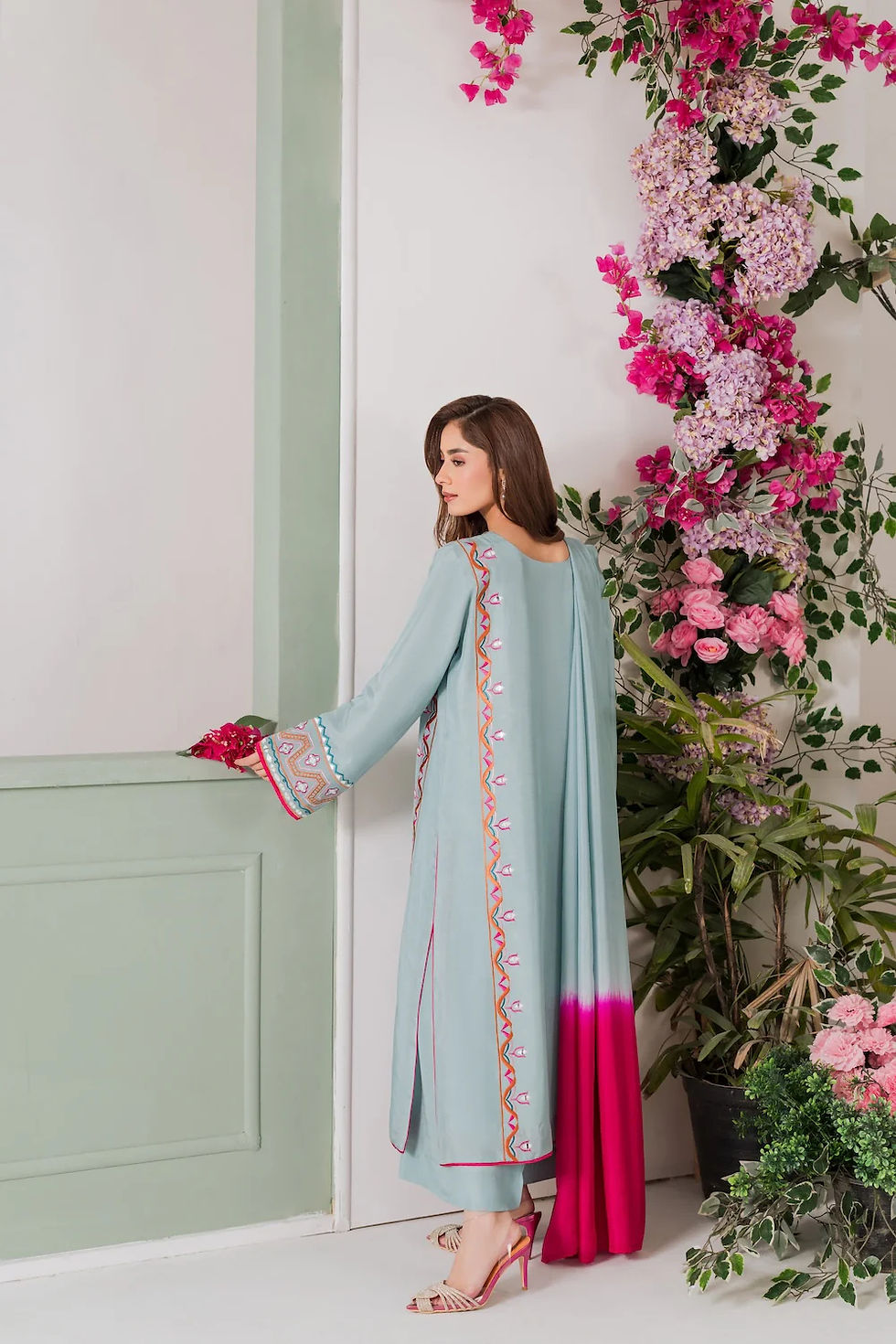 Thumbnail: Women Ethnic Embroidered Kurta Set with Chinon Dupatta Outfit
