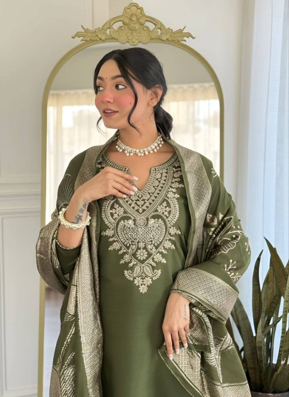 Thumbnail: Women's Cotton Blend Kurta Pant Set with Jacquard Printed Dupatta