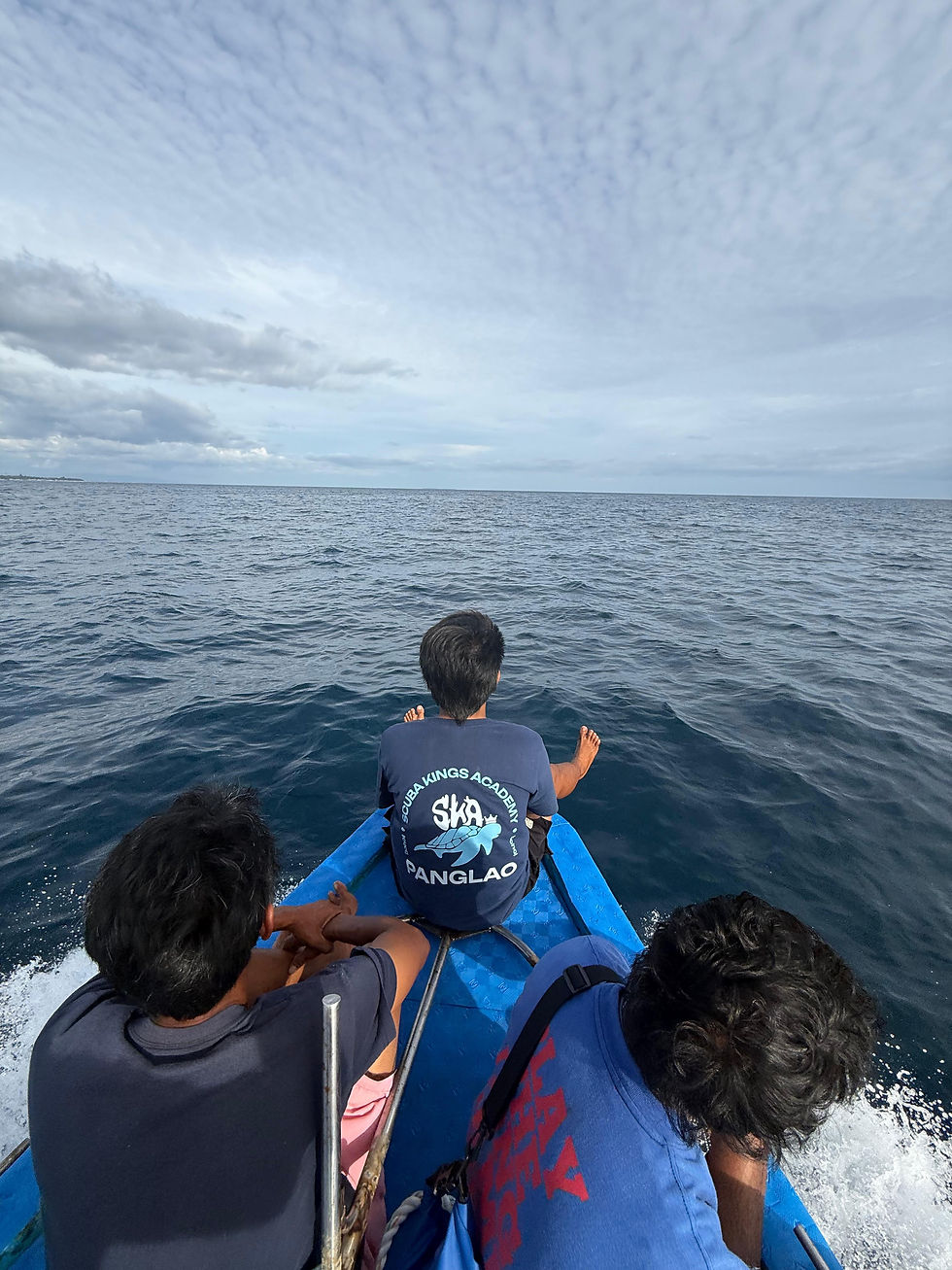 SKA boat in Alona, Facing Balicasag Island