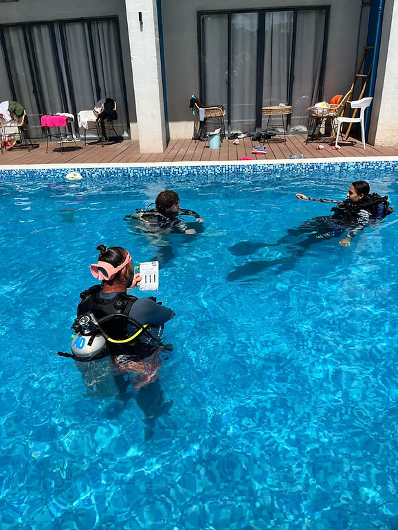 panglao divemaster course in the pool skills