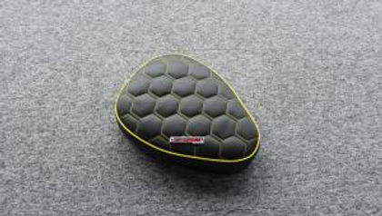cub 12v custom seat met gele leiding