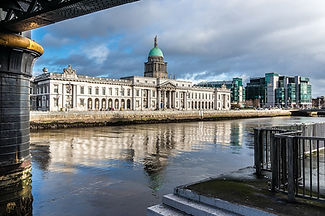 1200px-The_Custom_House_Dublin_Ireland_(60731334).jpeg