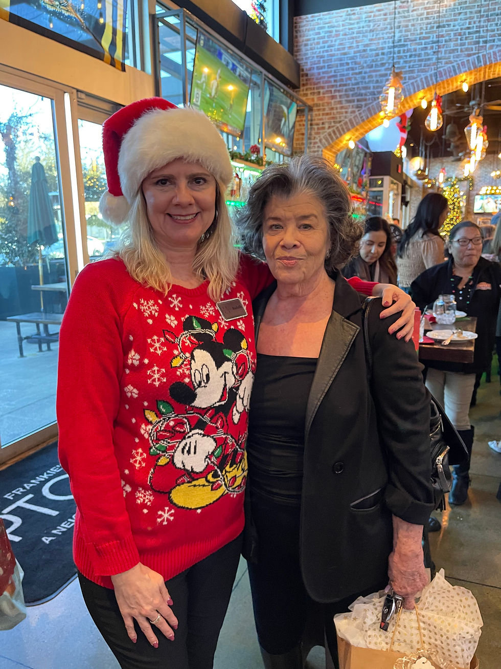 LV Pitch - 2024 Holiday Party - 100