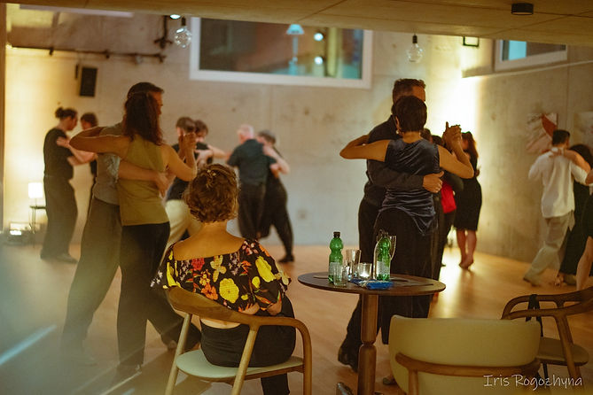 Milonga SOL atmosphere.jpg