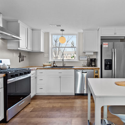 Beautiful Kitchen in Saint  Charles Airbnb
