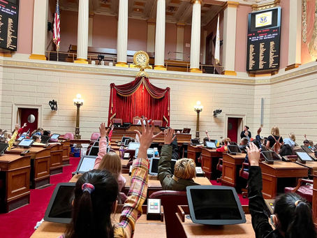 Mia hosts students from Northern Elementary at the State House