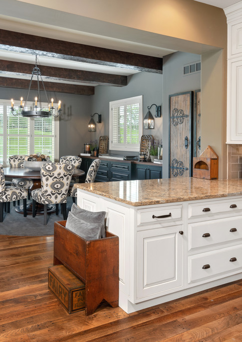 Architectural Design of the year Under 600K_Hensley Custom Building Group_Kitchen into din