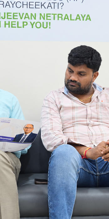 Patient Consultation at Sanjeevan Netralaya