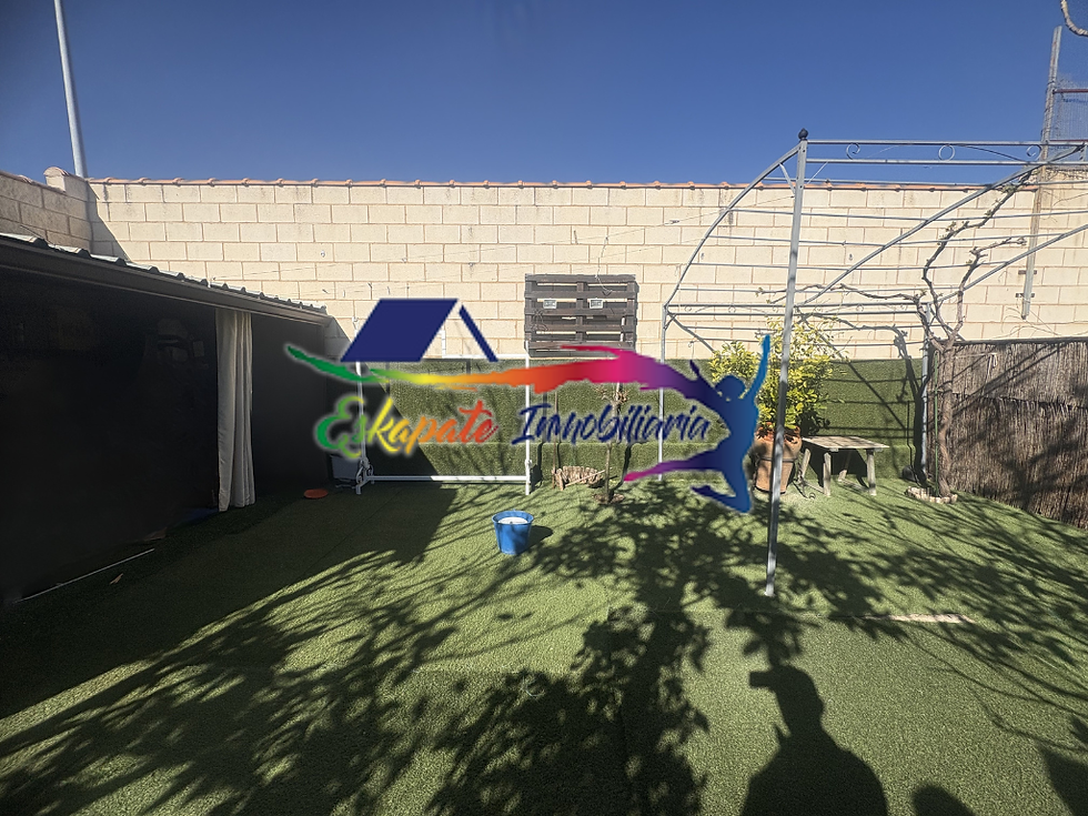 Miniatura: Parcela con piscina en Calle Vison, 3 Villacañas (Toledo)