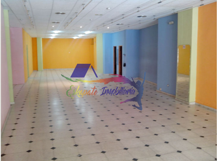 Miniatura: Local a la venta  en Plaza Miguel Echegaray, 4, en Quintanar de La Orden, Toledo