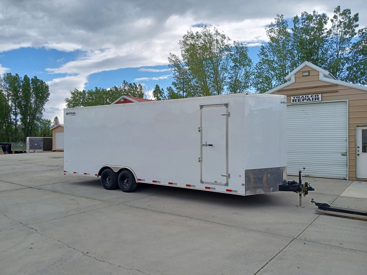 8X22 ENCLOSED CARHAULER WHITE