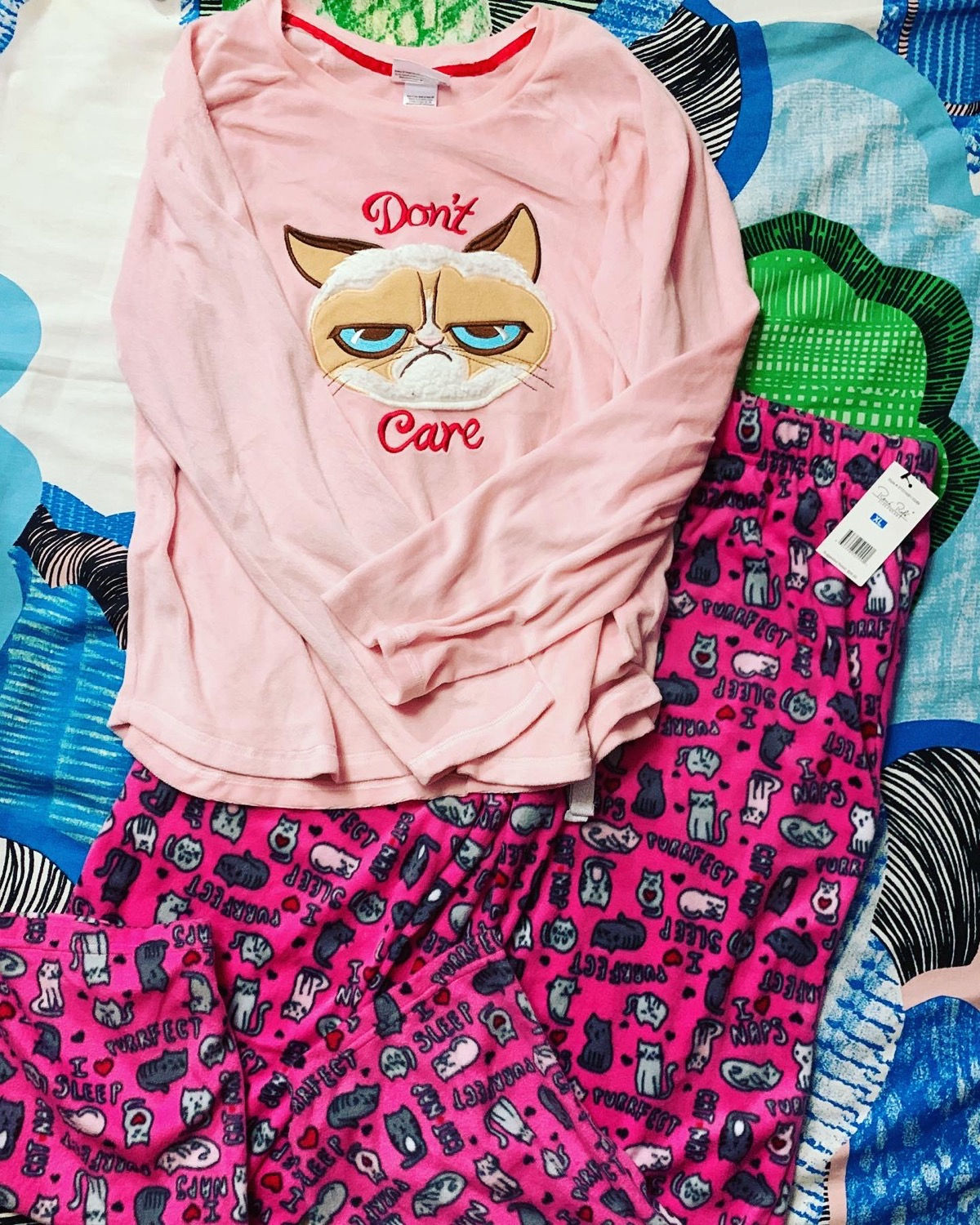 NWT Grumpy Cat Velour Pajama Set Size: Large/XL -Grumpy Cat Shirt: so soft and