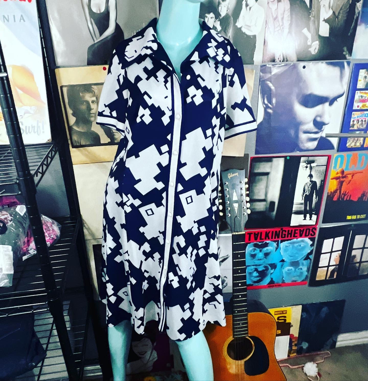 VINTAGE 1960’s MOD NAVY & WHITE GEOMETRIC BUTTON DRESS L XL SIZE: L / XL Chest