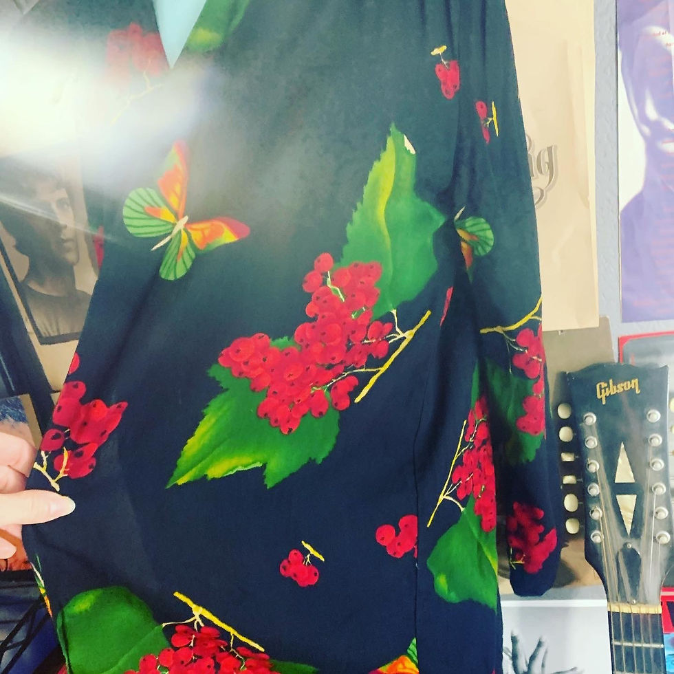 Thumbnail: VINTAGE 1980’s ASIAN STYLE COTTON BUTTERFLY FLORAL KIMONO Size: L (10) Chest: wh