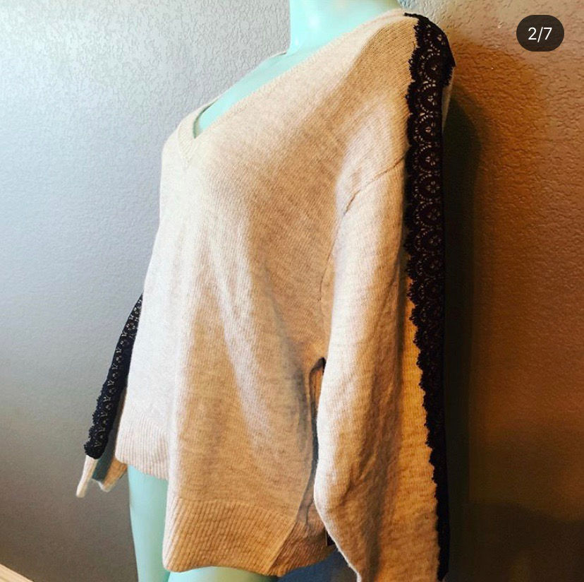 Thumbnail: NWT Olivia Sky Sweater Size medium
