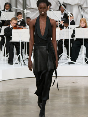 Maison Margiela Co-Ed SS26: Poesía Entre Costuras