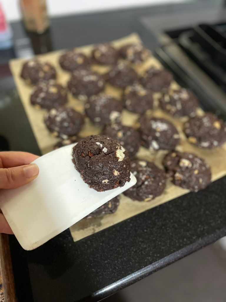 Brownie Cookies with White Chocolate and Peanut Butter