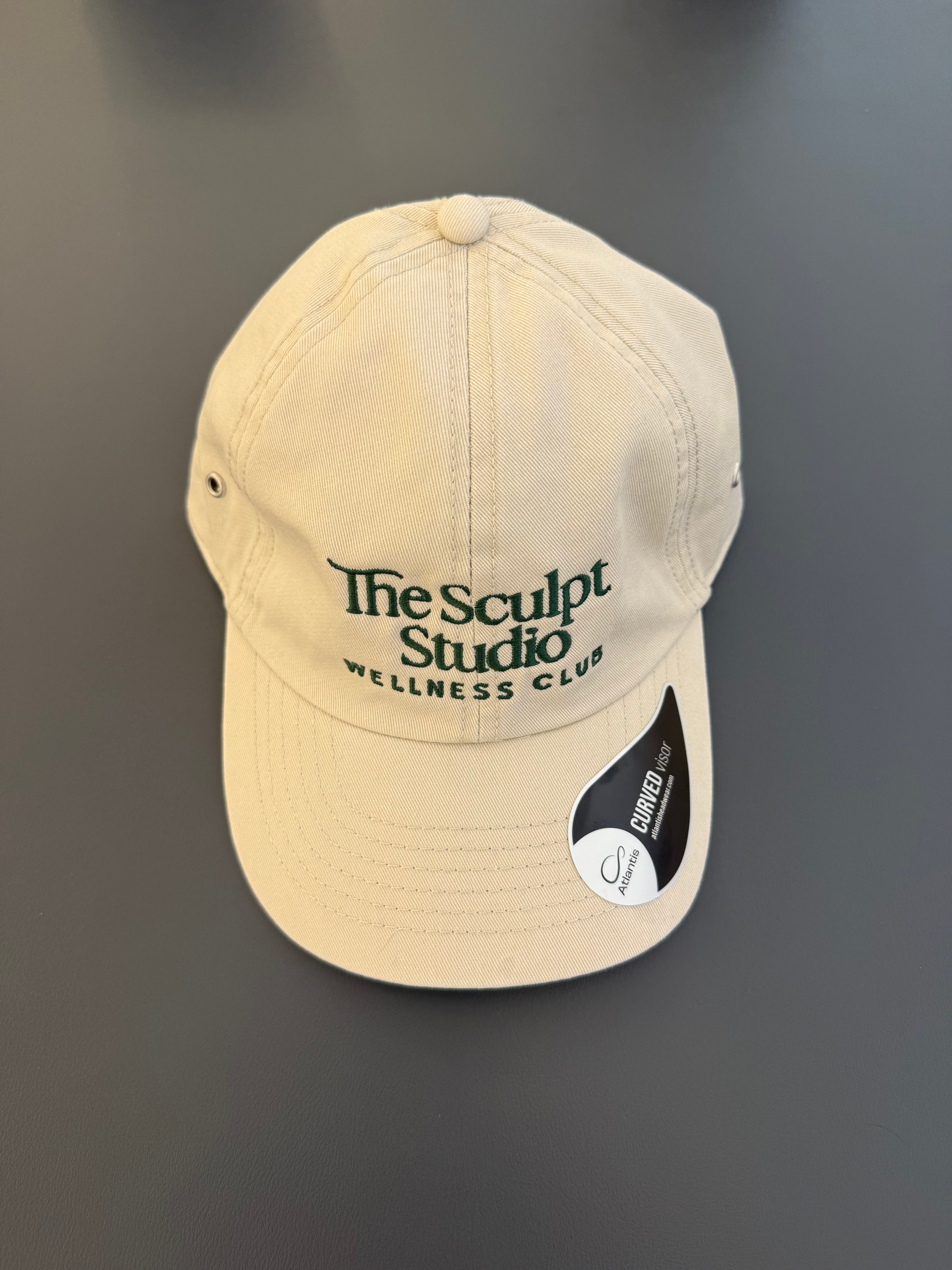 Beige embroidered baseball cap