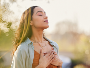 Respirer pour se détendre : 3 techniques simples et efficaces – Exercices de respiration inspirés du yoga et de la méditation.