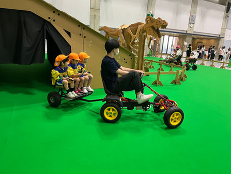 ダンボール恐竜遊園地