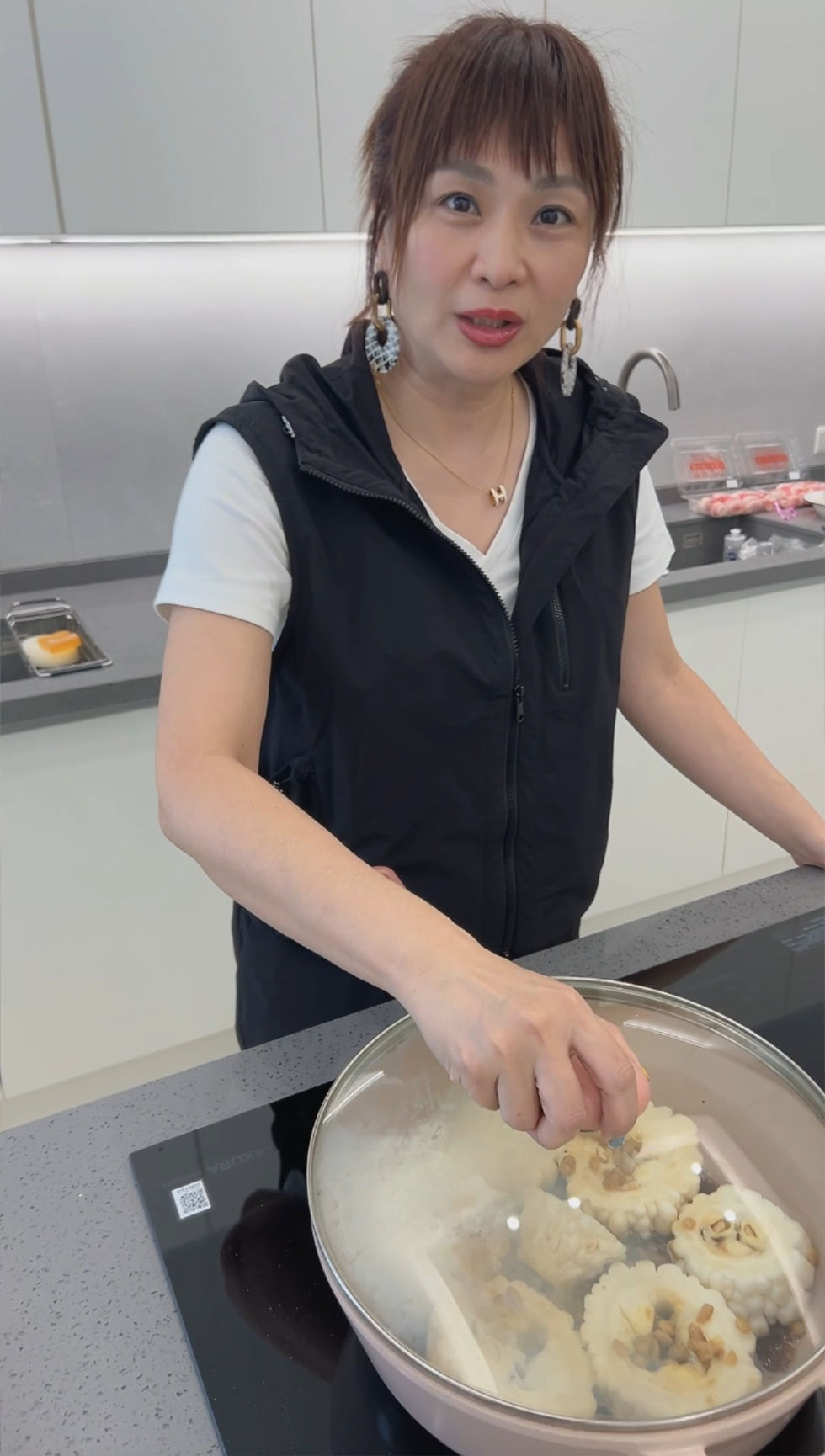 蓋鍋蓋悶煮20分鐘