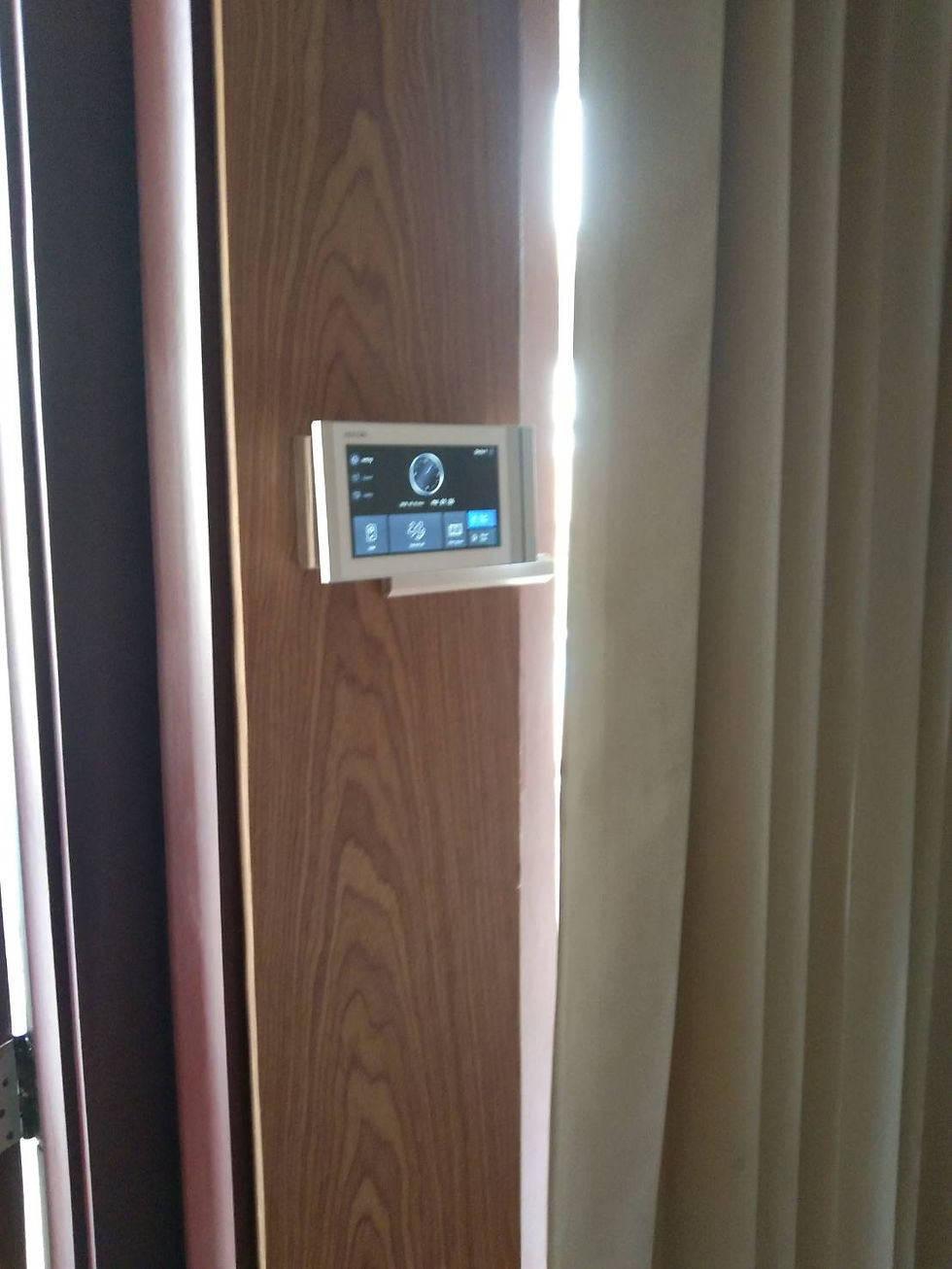 ภาพขนาดย่อ: KOCOM VIDEO DOOR PHONE รุ่นจอภาพชัดสุด กริ่ง รุ่น KC-MC30M และ รุ่น KCV-T701SM