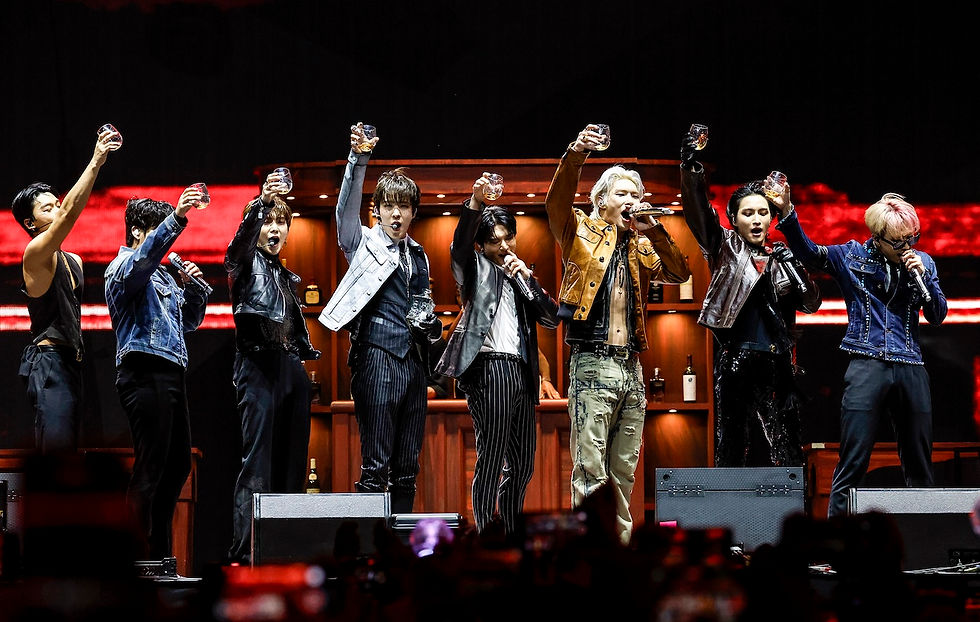 ATEEZ no palco Sahara, em primeira apresentação no Coachella