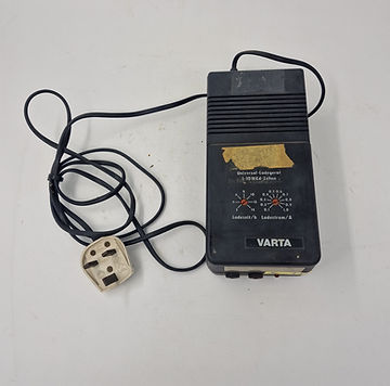 Vintage Varta Ultrafine Universal Battery Charger - 1-10 NiCd (1.2V-12V)