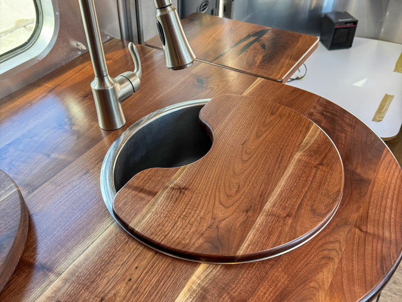 Sink cover installed