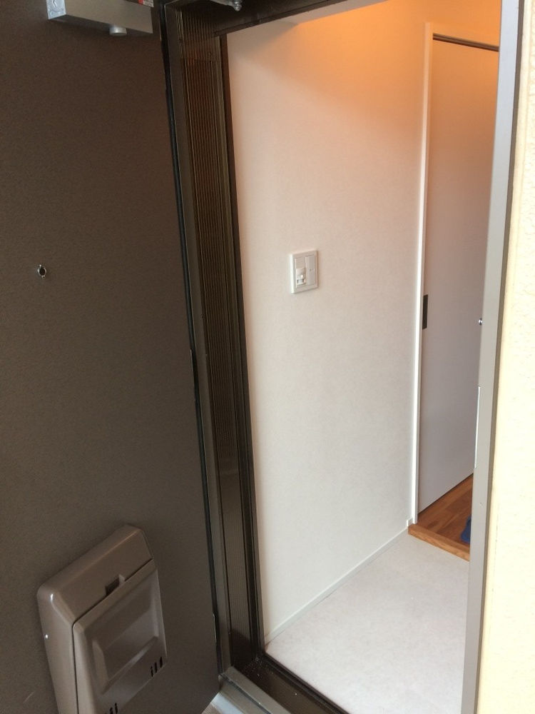【施工事例】マンション玄関ドアに網戸設置（大阪市）