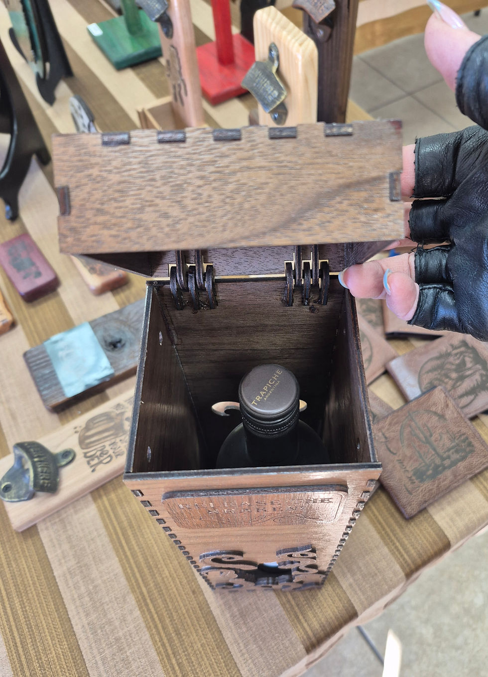 Thumbnail: Wooden Wine Bottle Box