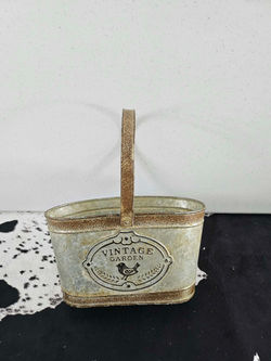 Metal flower girl basket