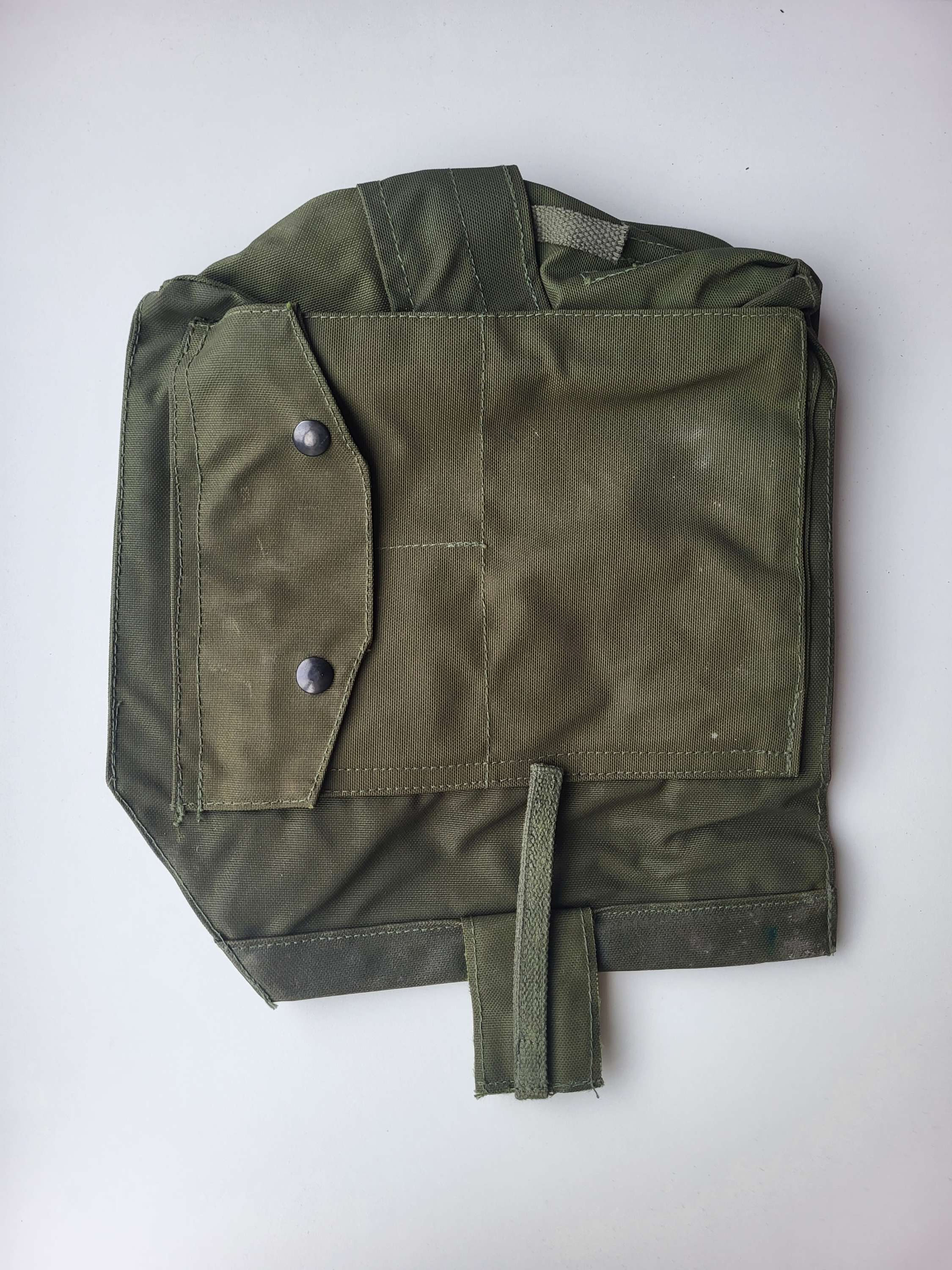 CANADIAN FORCES ISSUED 82P C3 GAS MASK CARRIER