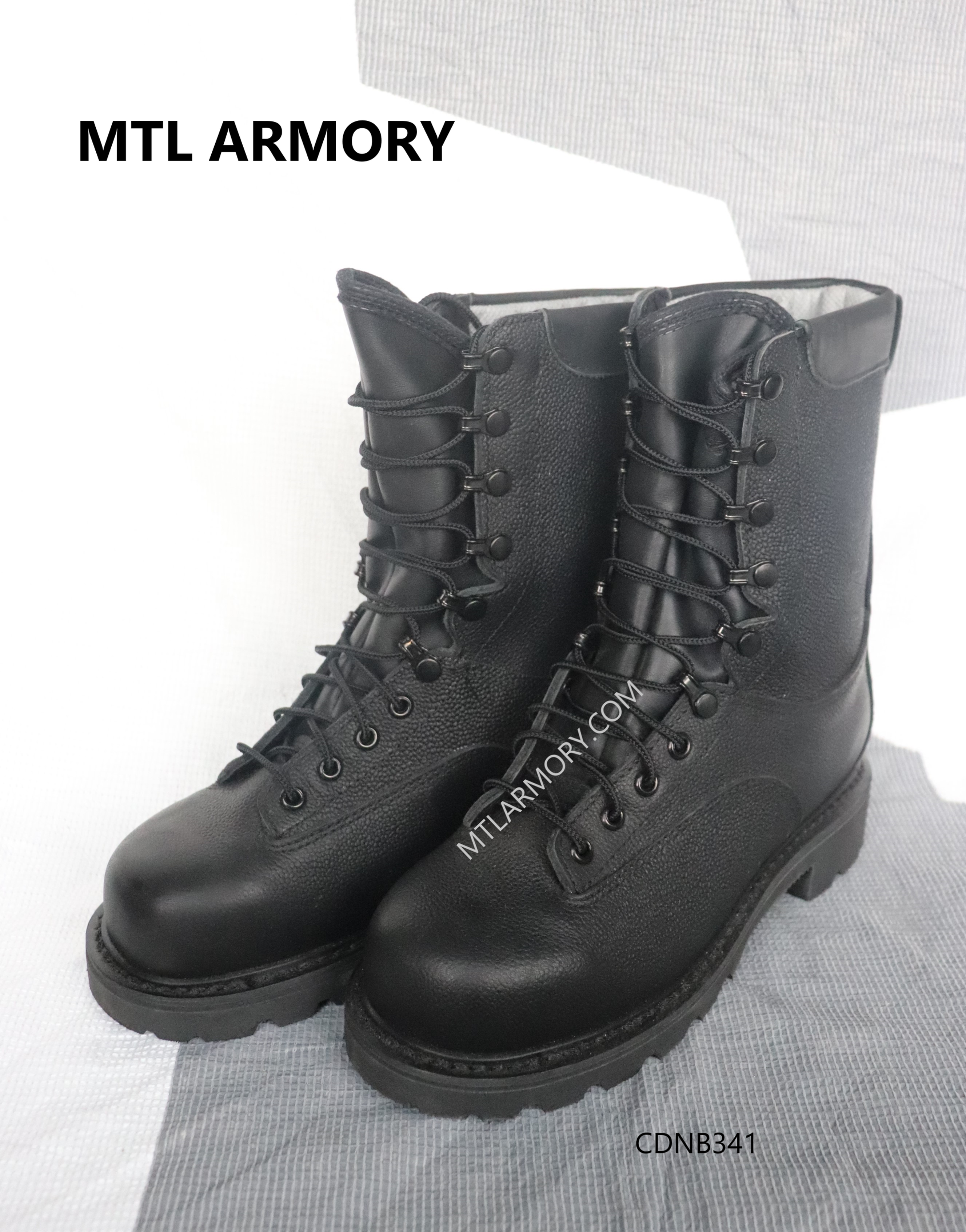 SIZE 7 (240/90 ) CANADIAN FORCES BLACK COLD WEATHER SAFTEY BOOTS