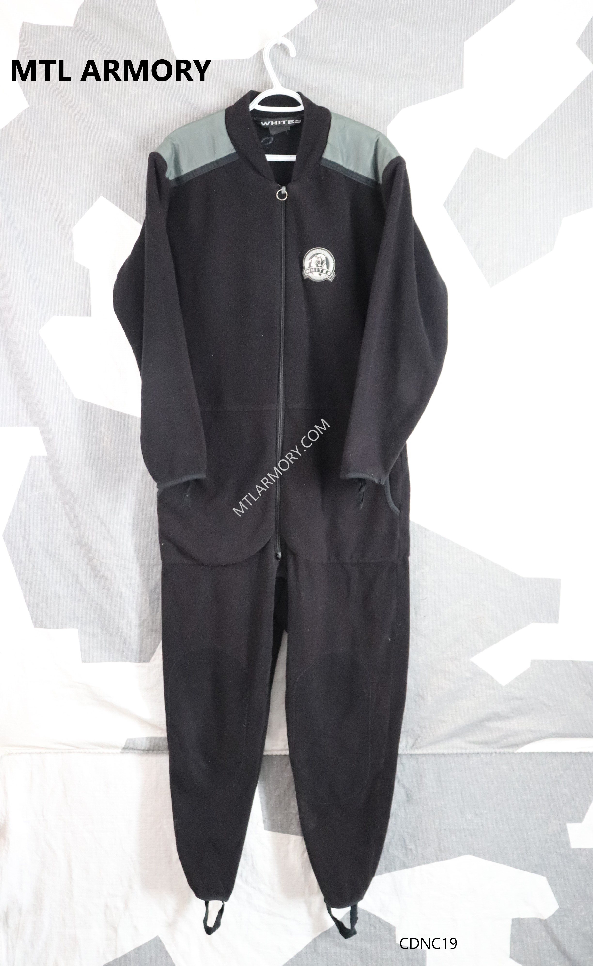 CANADIAN FORCES ISSUED WHITES DIVING THERMAL GARMENT SIZE SMALL