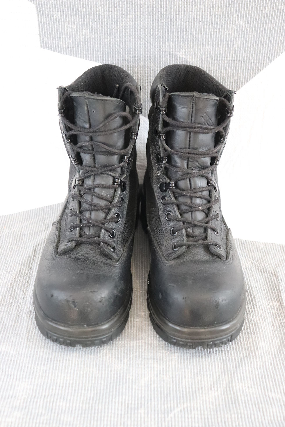 Thumbnail: SIZE 5.5 (225/92 ) CANADIAN FORCES GORETEX BLACK STEEL TOE SAFTEY BOOTS
